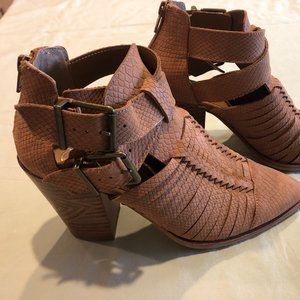 Gianni Bini Tan Leather Shoes Size 7M